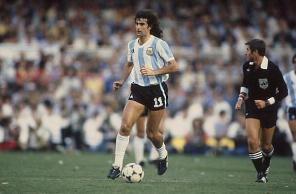 Mario Kempes - Huyền Thoại Bóng Đá Argentina